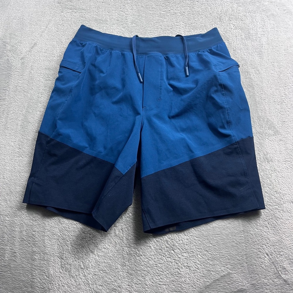 Lululemon License to Train Short Mens Blue Navy Colorblock Athletic Gym 7 Inch